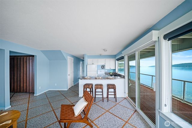 23832 N US Highway 101, Hoodsport, WA 98548