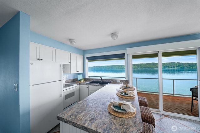 23832 N US Highway 101, Hoodsport, WA 98548