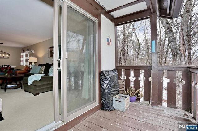 302 Mark Twain Way 302, Mahwah, NJ 07430