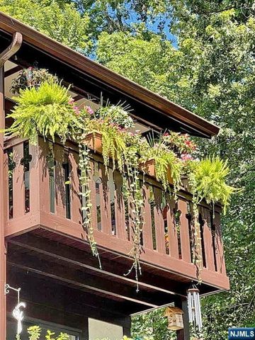 302 Mark Twain Way 302, Mahwah, NJ 07430