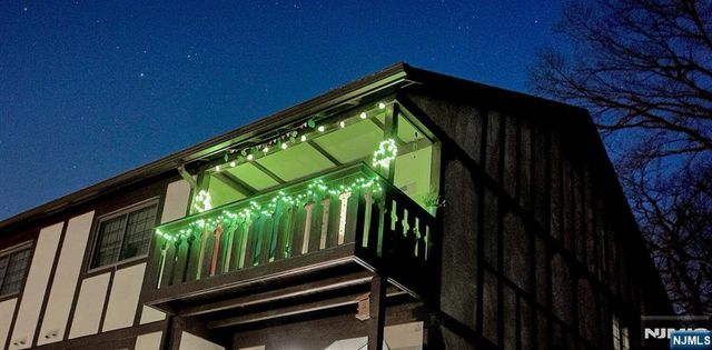 302 Mark Twain Way 302, Mahwah, NJ 07430