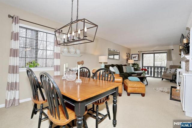 302 Mark Twain Way 302, Mahwah, NJ 07430