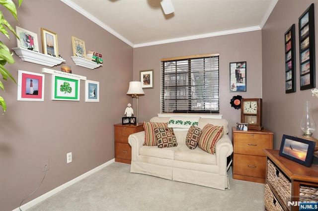 302 Mark Twain Way 302, Mahwah, NJ 07430