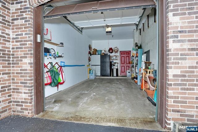 302 Mark Twain Way 302, Mahwah, NJ 07430