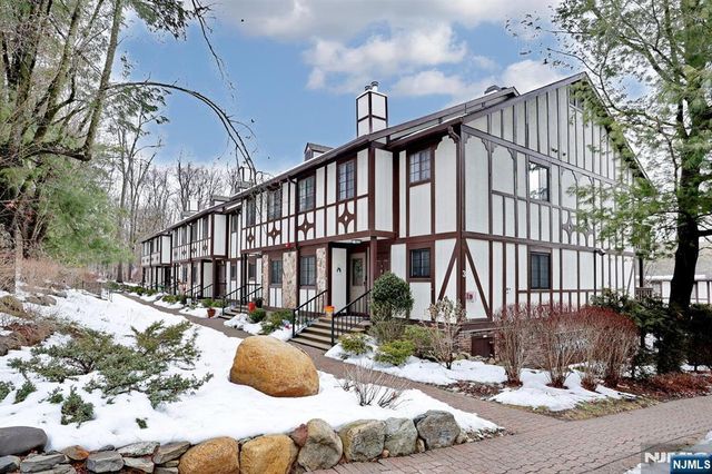 302 Mark Twain Way 302, Mahwah, NJ 07430