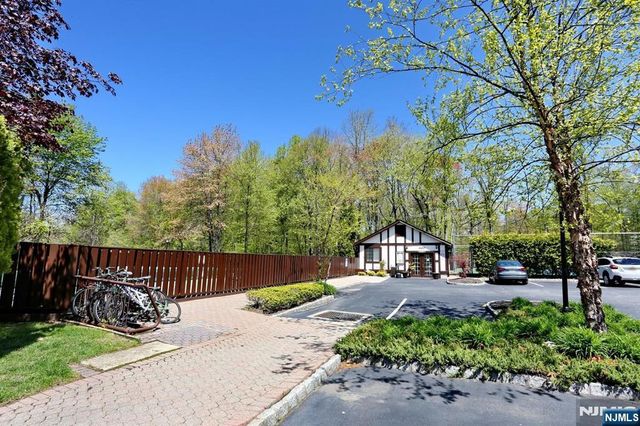 302 Mark Twain Way 302, Mahwah, NJ 07430