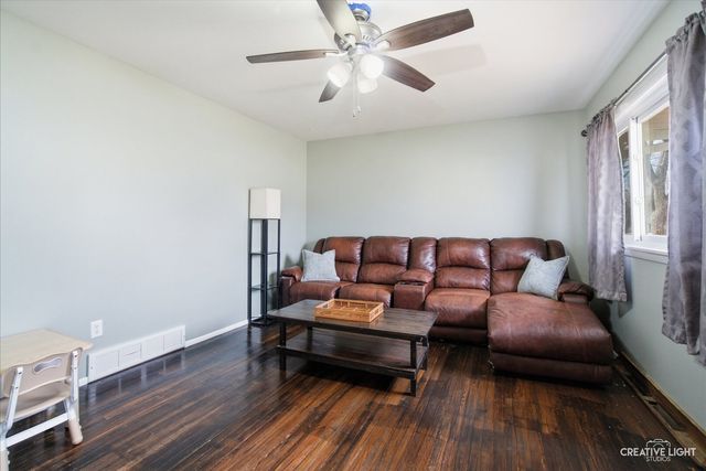 210 E Edgelawn Drive, Plano, IL 60545