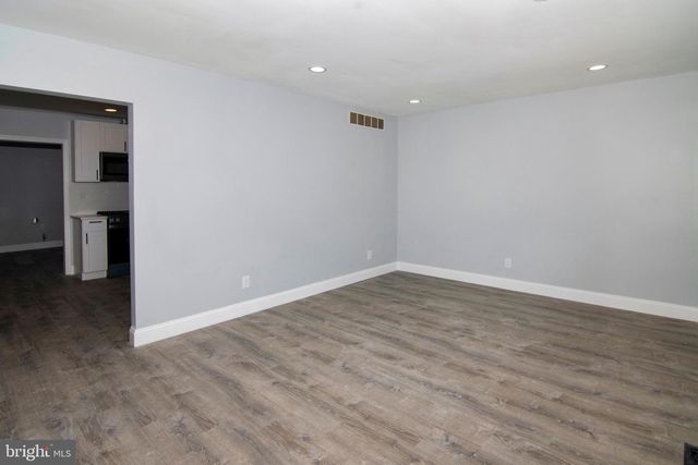 1398 S MYRTLE ST, Vineland, NJ 08360