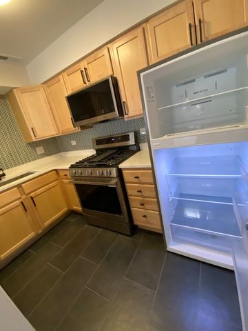 1455 W Fullerton Avenue 203, Chicago, IL 60614