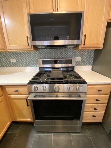 1455 W Fullerton Avenue 203, Chicago, IL 60614