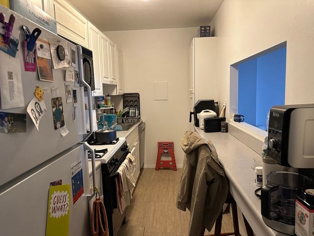 6 Whittier Place 7P, Boston, MA 02114