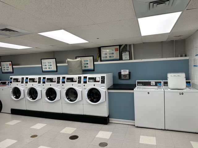 6 Whittier Place 7P, Boston, MA 02114