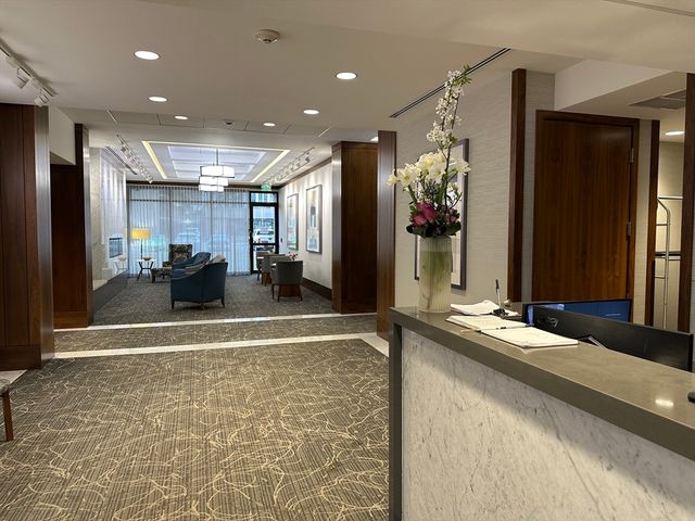 6 Whittier Place 7P, Boston, MA 02114