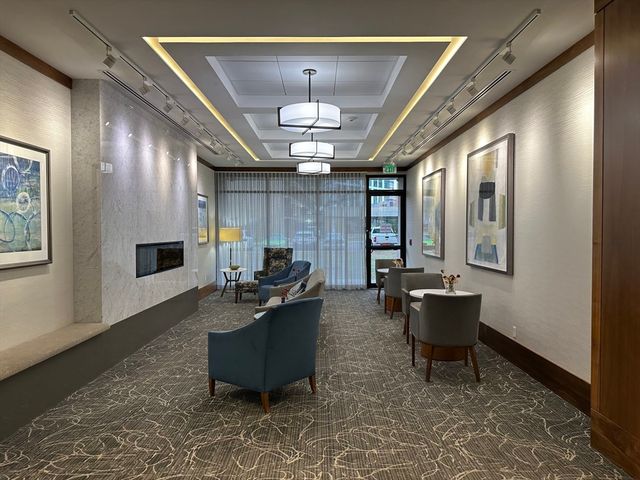 6 Whittier Place 7P, Boston, MA 02114