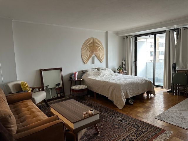 6 Whittier Place 7P, Boston, MA 02114