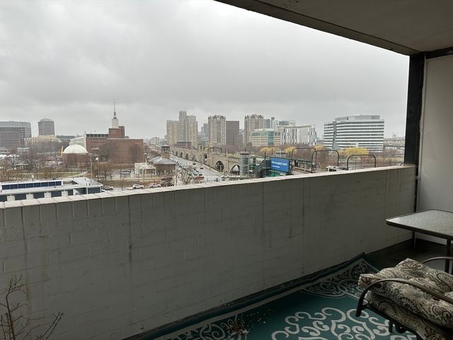 6 Whittier Place 7P, Boston, MA 02114