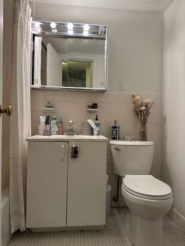 6 Whittier Place 7P, Boston, MA 02114