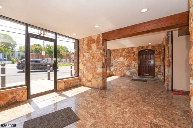 8841 Kennedy Blvd 19, North Bergen Twp., NJ 07047