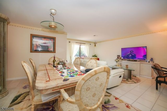 8841 Kennedy Blvd 19, North Bergen Twp., NJ 07047