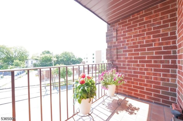 8841 Kennedy Blvd 19, North Bergen Twp., NJ 07047
