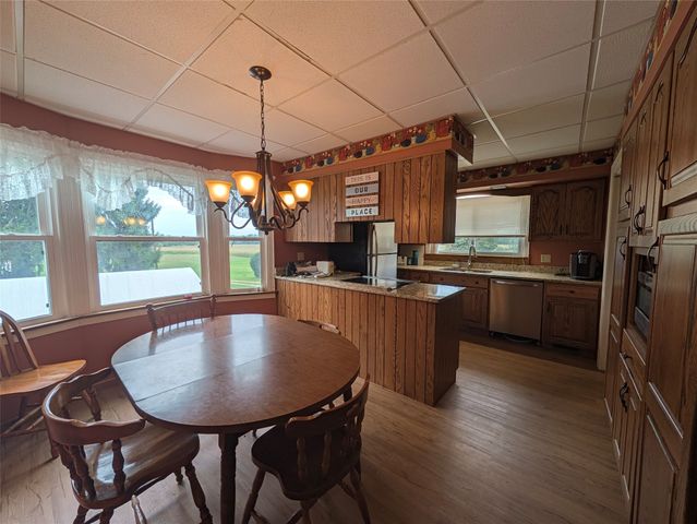 8010 W LAKE Road, Fairview, PA 16415