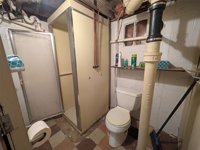 8010 W LAKE Road, Fairview, PA 16415