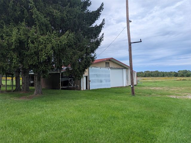 8010 W LAKE Road, Fairview, PA 16415