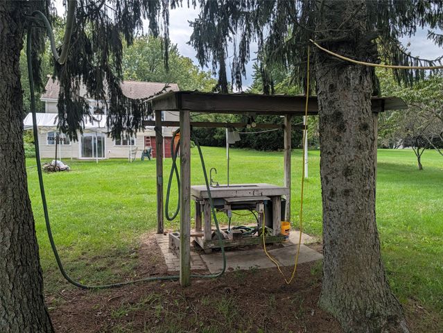 8010 W LAKE Road, Fairview, PA 16415