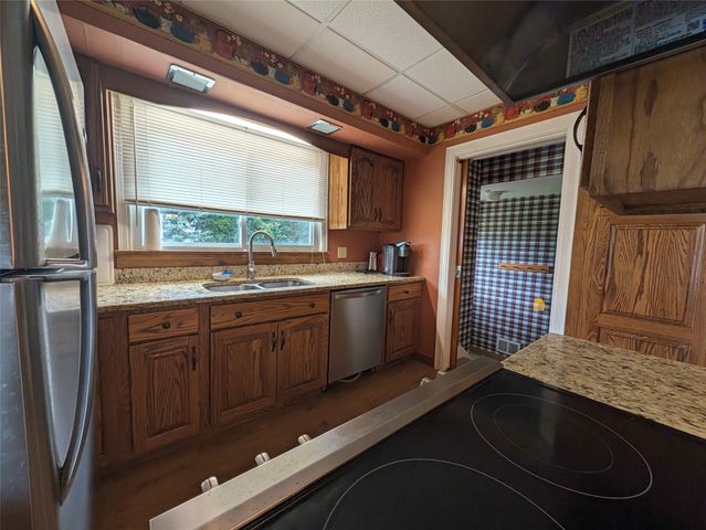8010 W LAKE Road, Fairview, PA 16415