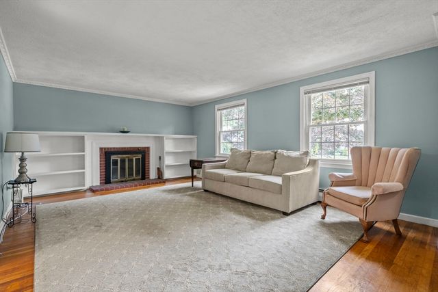 30 Alan Rd, Hamilton, MA 01936