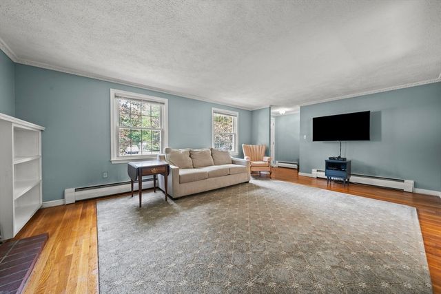 30 Alan Rd, Hamilton, MA 01936