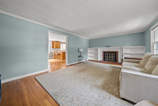 30 Alan Rd, Hamilton, MA 01936