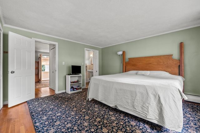 30 Alan Rd, Hamilton, MA 01936