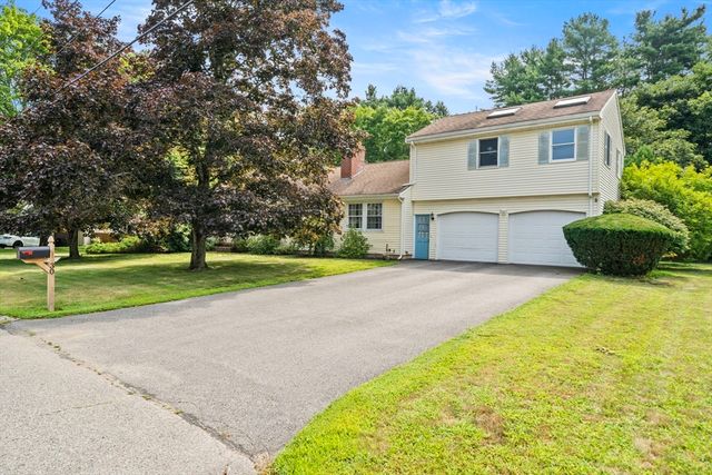 30 Alan Rd, Hamilton, MA 01936