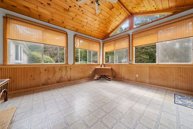 30 Alan Rd, Hamilton, MA 01936