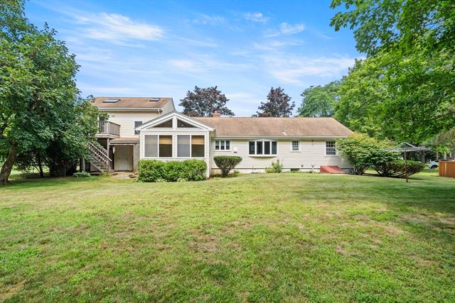 30 Alan Rd, Hamilton, MA 01936