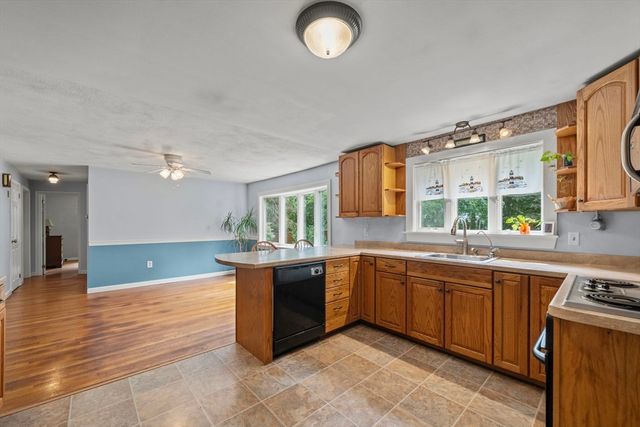 30 Alan Rd, Hamilton, MA 01936