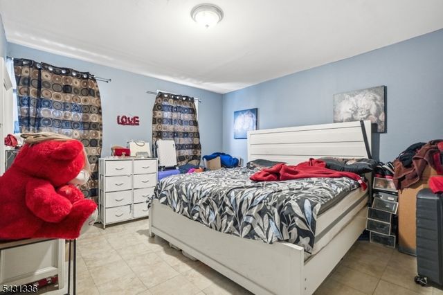 75 Geneva St, Elizabeth City, NJ 07206