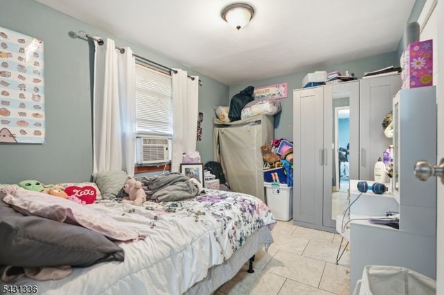 75 Geneva St, Elizabeth City, NJ 07206