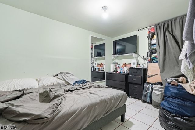 75 Geneva St, Elizabeth City, NJ 07206