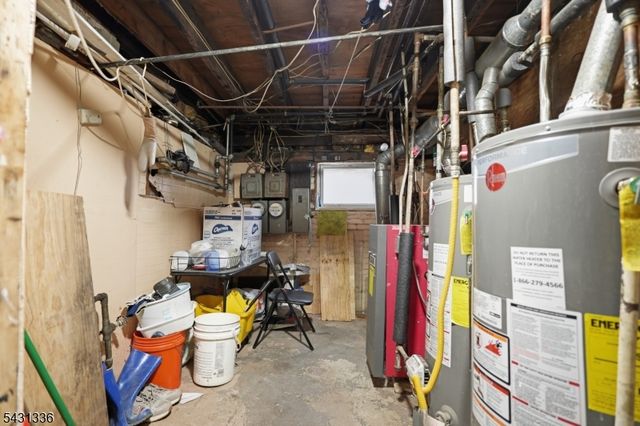 75 Geneva St, Elizabeth City, NJ 07206