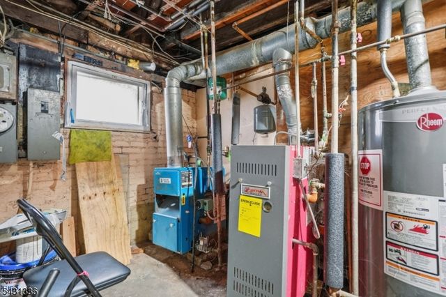75 Geneva St, Elizabeth City, NJ 07206
