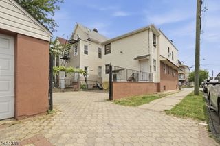 75 Geneva St, Elizabeth City, NJ 07206