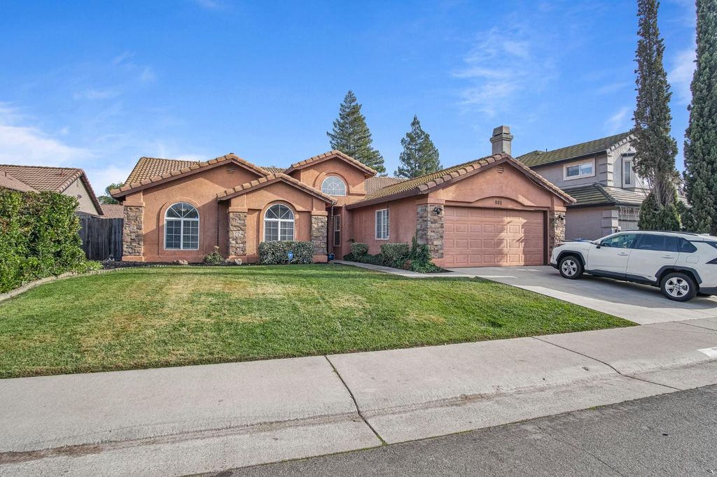 901 Lariat Loop, Galt, CA 95632
