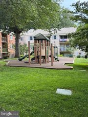 878 COLLEGE PKWY #103, Rockville, MD 20850