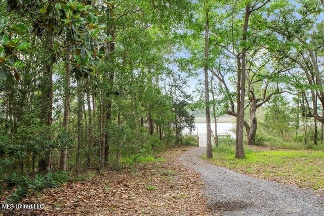 2501 Bienville Boulevard, 434, Ocean Springs, MS 39564