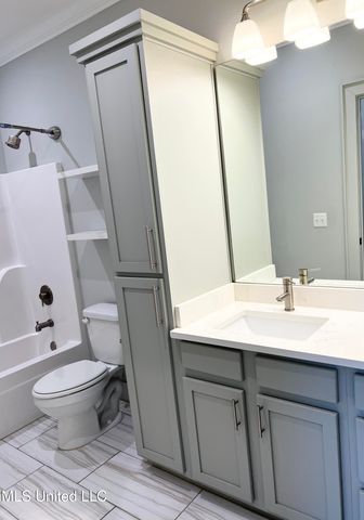 2501 Bienville Boulevard, 434, Ocean Springs, MS 39564