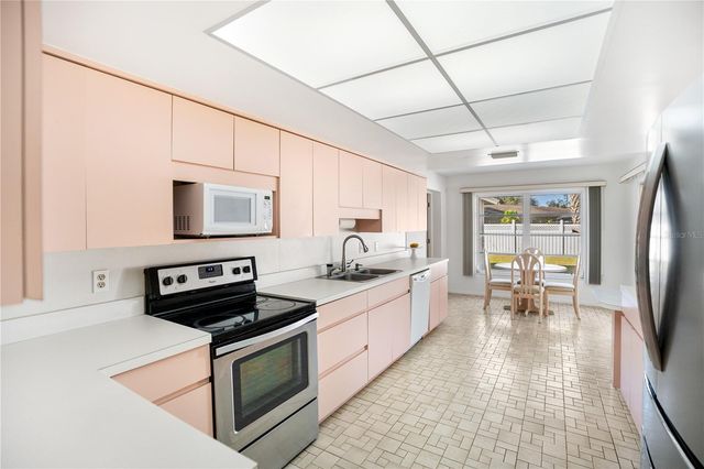 319 MENDEZ DRIVE, Sarasota, FL 34243