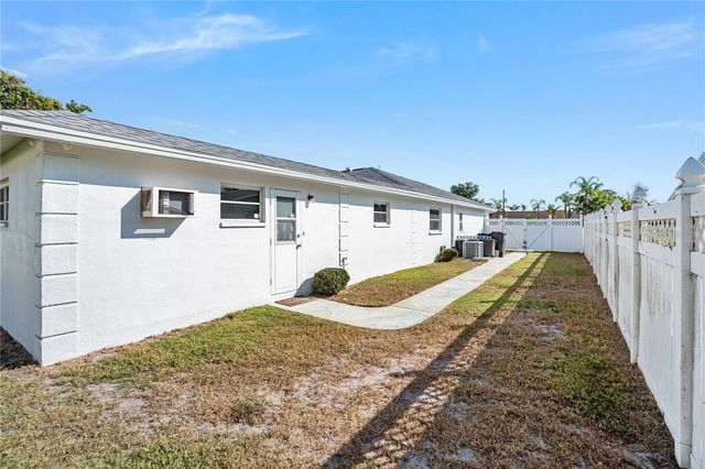 319 MENDEZ DRIVE, Sarasota, FL 34243