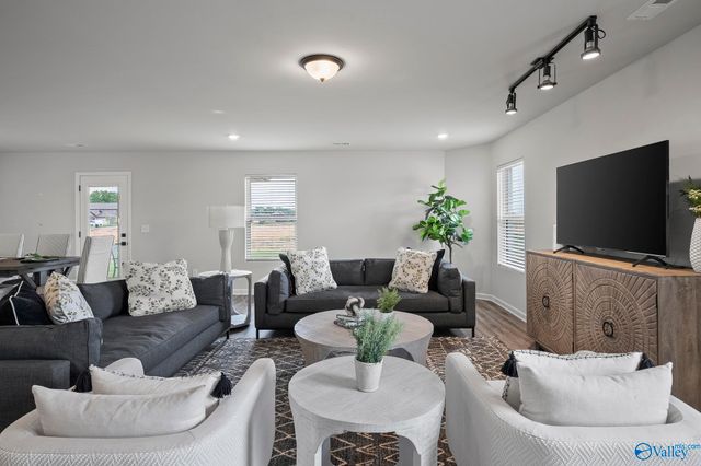 28050 Caperton Drive, Harvest, AL 35749